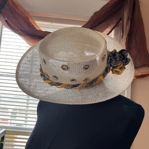 Women's White Straw Fedora